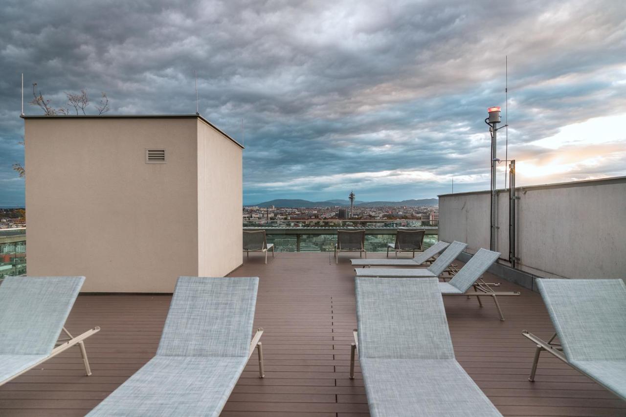Amazing View Over And Infinity Pool * Vienna