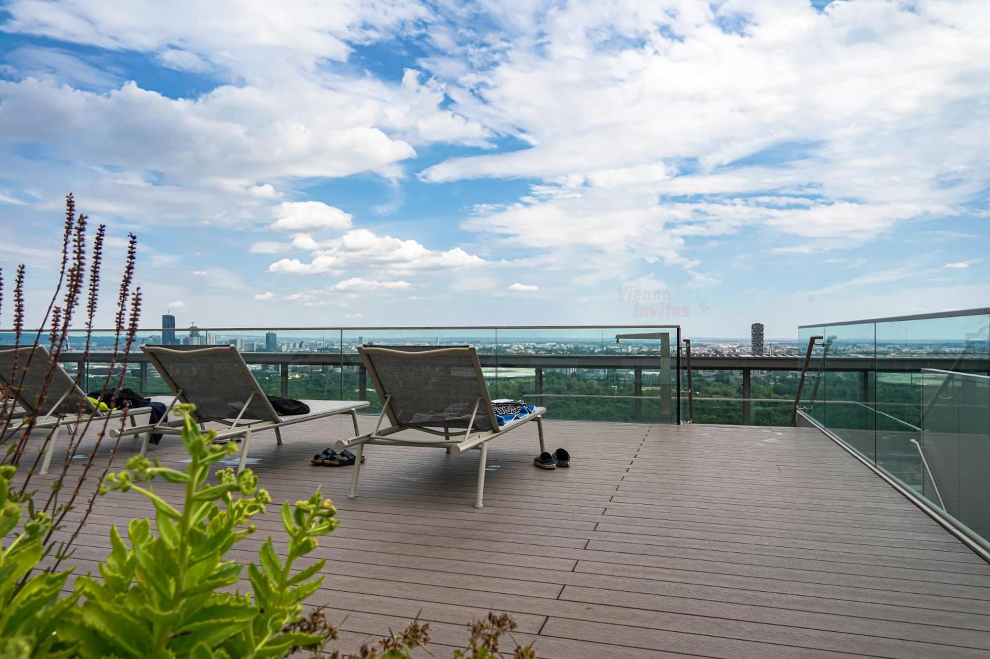 Amazing View Over And Infinity Pool Appartamento Vienna