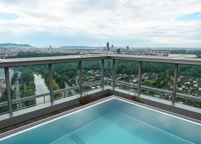 Amazing View Over Vienna And Infinity Pool