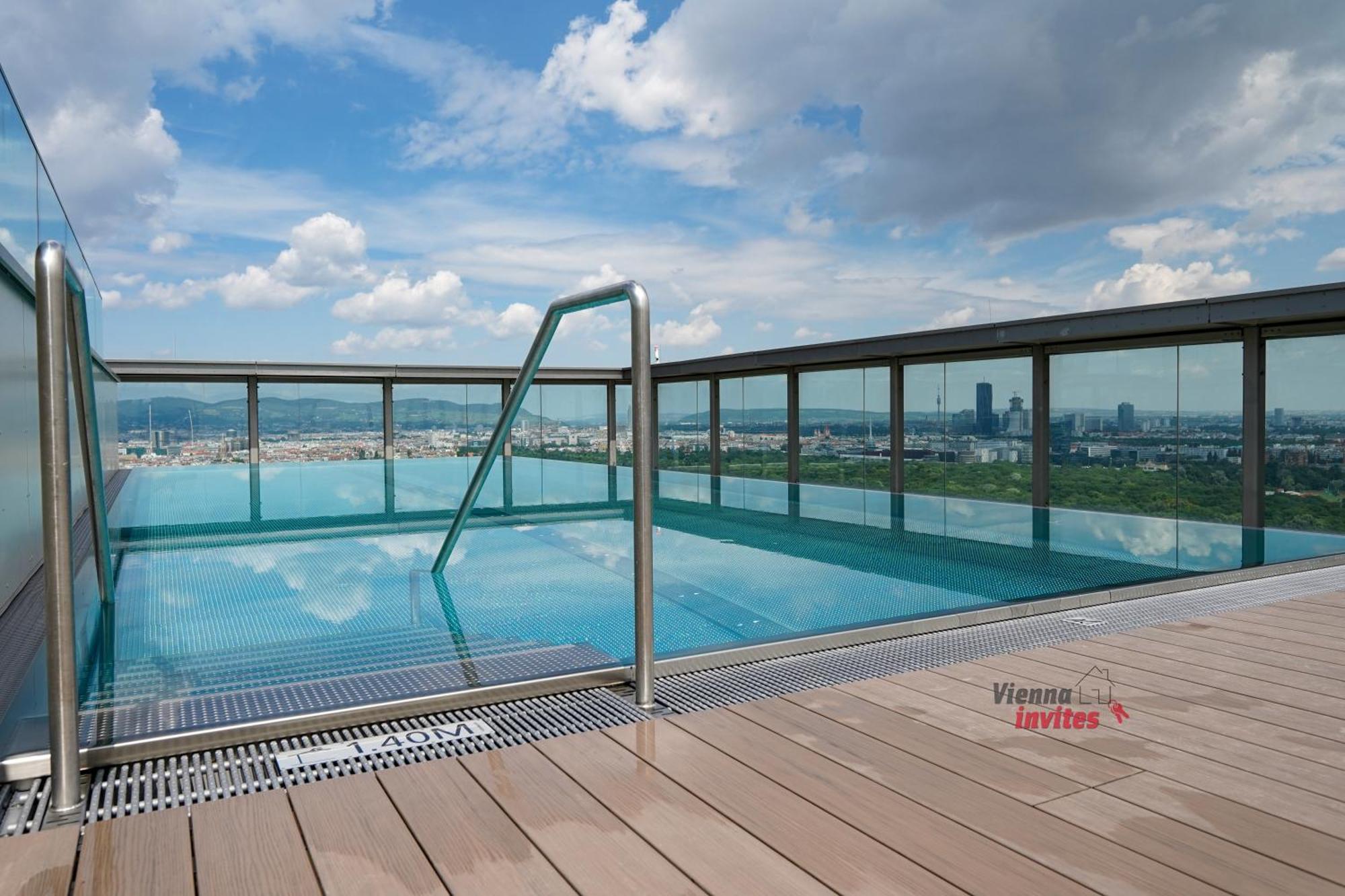 Amazing View Over And Infinity Pool Apartmán *